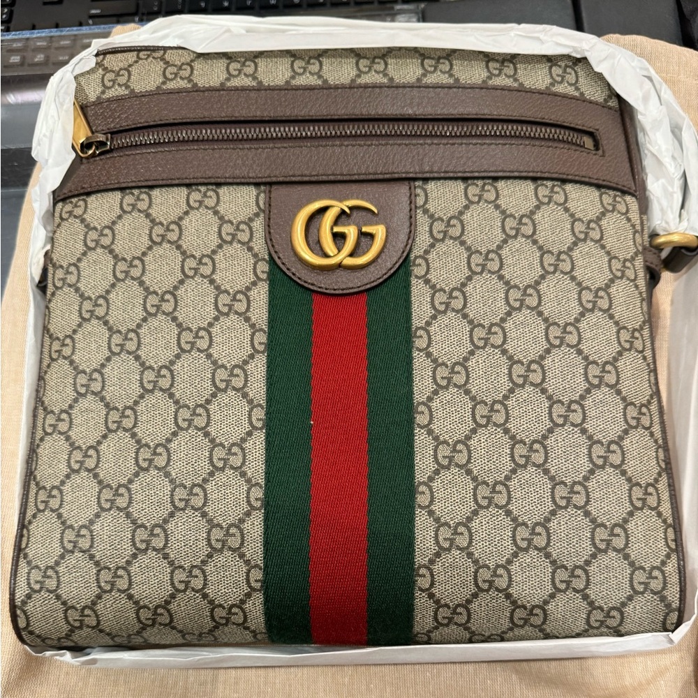 Brand New Authentic Gucci Shoulder Bag